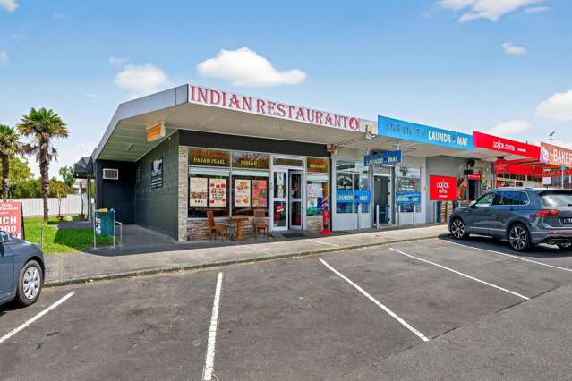 Freehold split-risk retail block