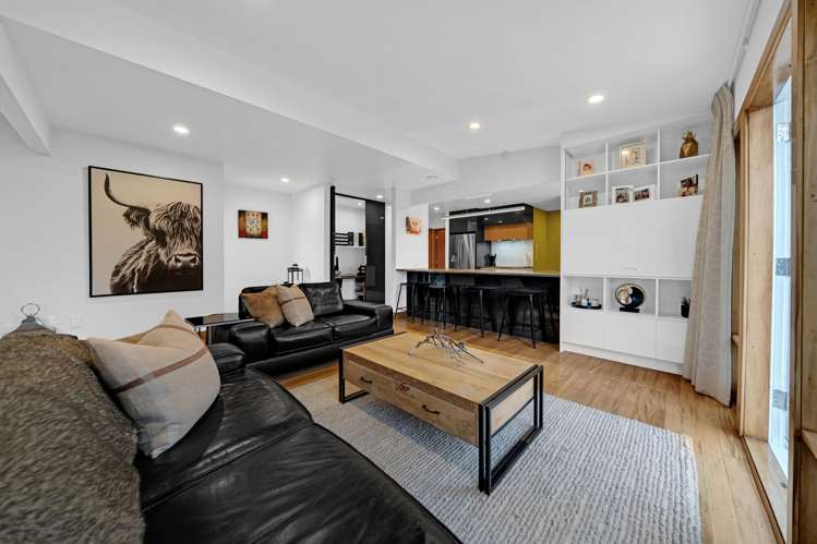 11 Bradbury Road Botany Downs_9