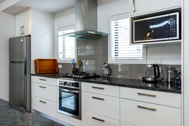 29 Beach Road Waikawa_5