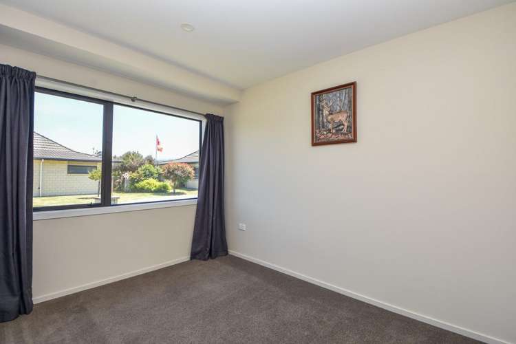 7 Ashmore Park Road Carterton_15