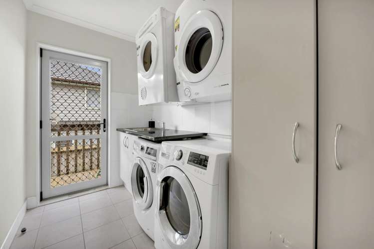 19 Gibbston Crescent Flat Bush_27