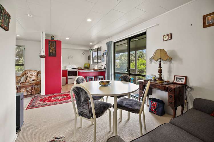 4 Rauparaha Street Marokopa_22