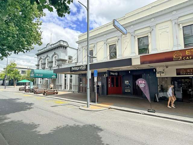 Step Into Victoria Street’s Dining Spotlight