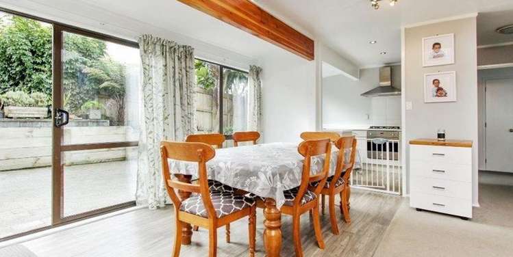 1/16 Sylvan Crescent Te Atatu South_3