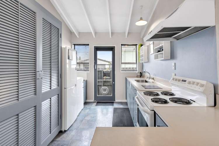 Flat 2/684 Main Road Stoke_3