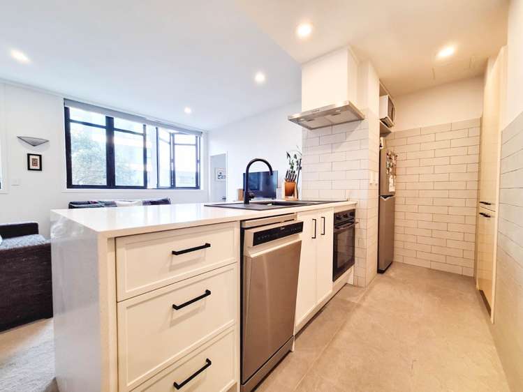 2D/105 Anzac Ave 10015_3