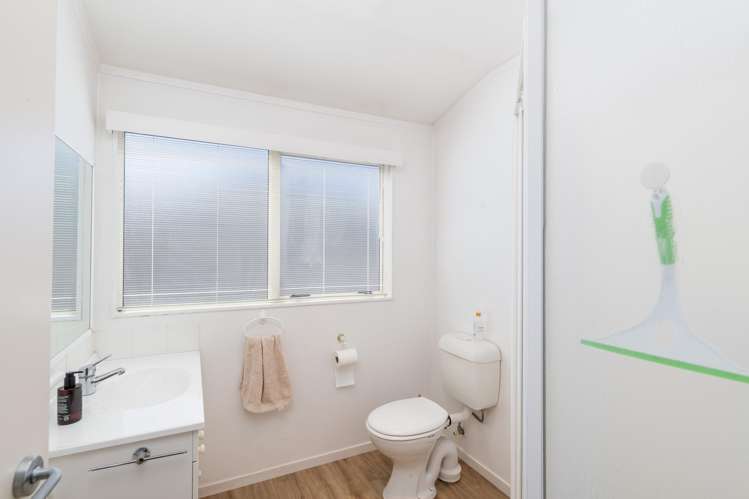 8/17 John Street Trentham_11