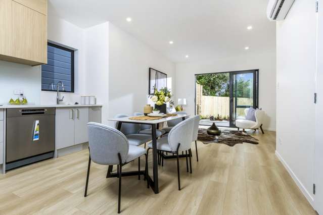 New Home, Fresh Contemporary Style in West Harbour