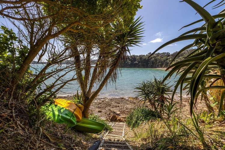 63 Kennedy Point Road Surfdale_21