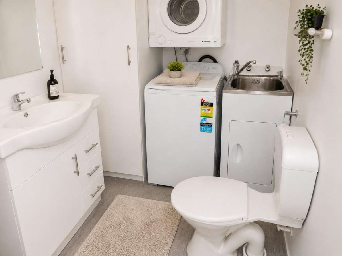 *** TWO BEDROOM FIRST FLOOR APARTMENT *** 5