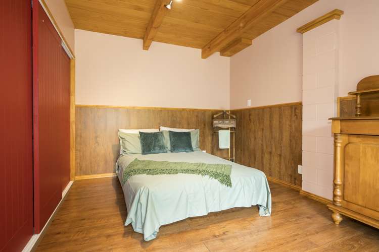 847 West Coast Road Oratia_17