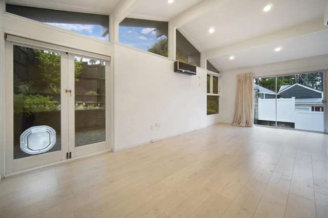 200 Godley Road 11422_3