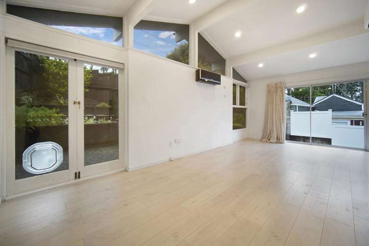 200 Godley Road 11422_3