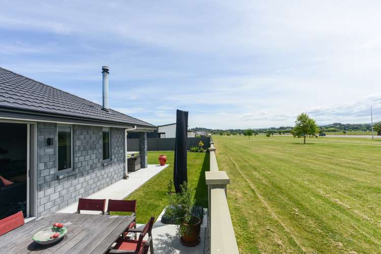 14 Pelorus Avenue Poraiti_21