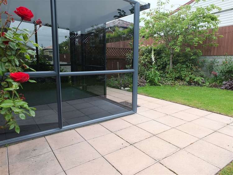 2/33 York Street Seaview_13