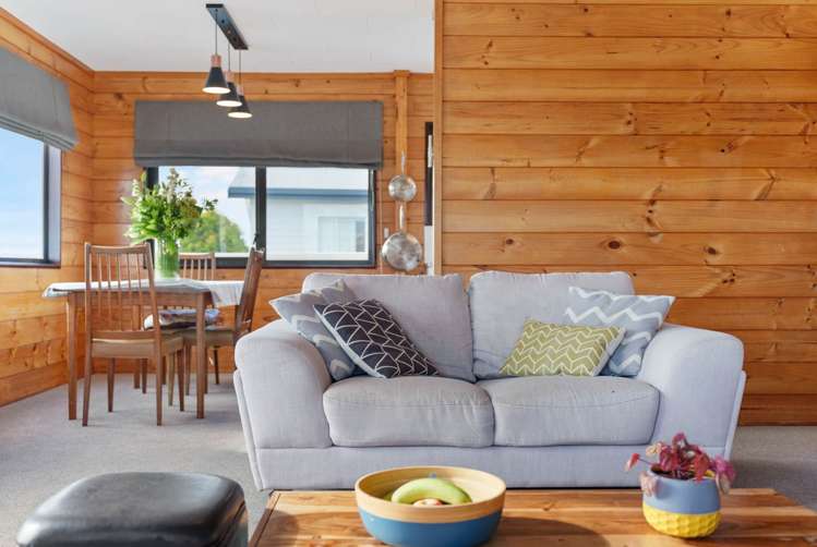 21b Rishworth Avenue Stanmore Bay_0