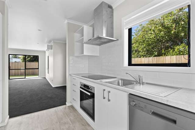 2/1 Garthwood Road Hillcrest_2