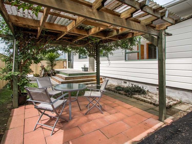 17 Stokes Avenue Te Atatu Peninsula_16