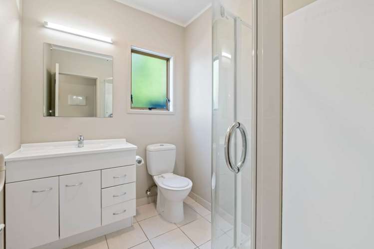 10 Commodore Parry Road Castor Bay_13