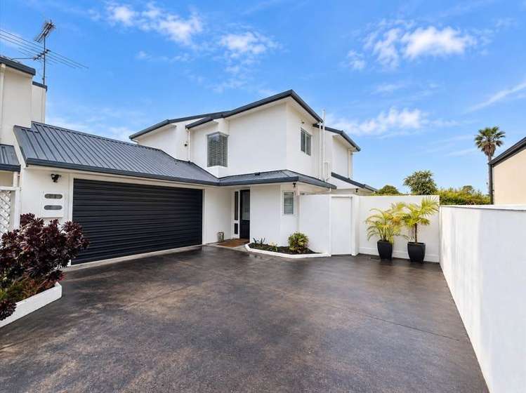 8B Nihill Crescent_0