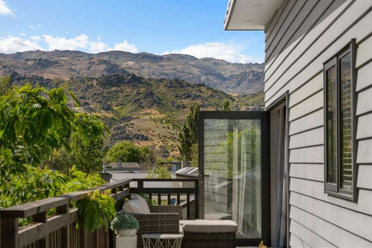 71 Stratford Drive Mount Pisa_23