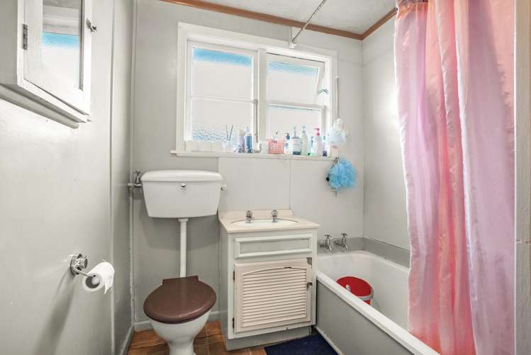 18 Mayo Grove Naenae_13