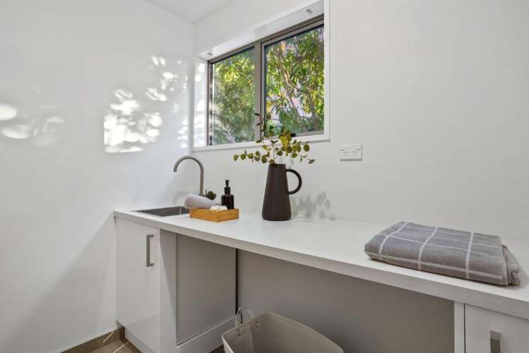 5 Holmcroft Court Cracroft_21