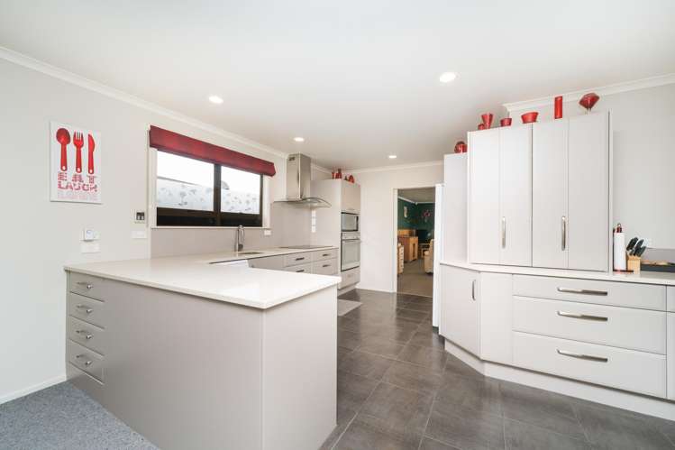 24 Anakiwa Street Kelvin Grove_1