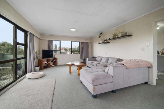 169B Clayton Road Mangakakahi_2