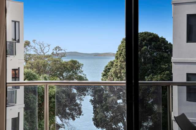 3A/171 Hurstmere Road Takapuna_3