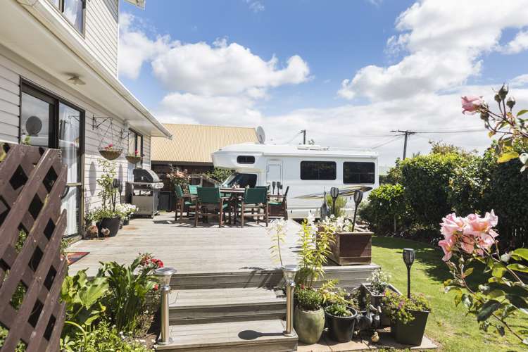 22 Momorangi Crescent Redwood_16