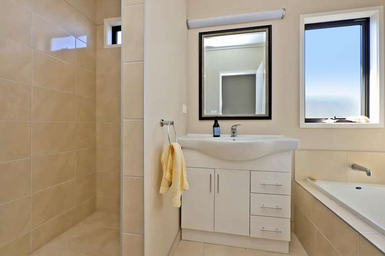 8 Waitaki Way Poraiti_13