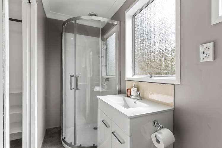 19 & 19A Sunburst Lane Torbay_11