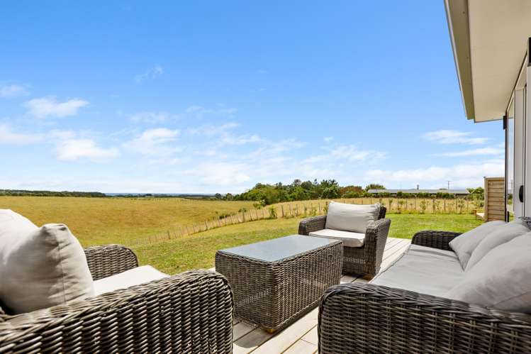 11 Leith Road Okato_19