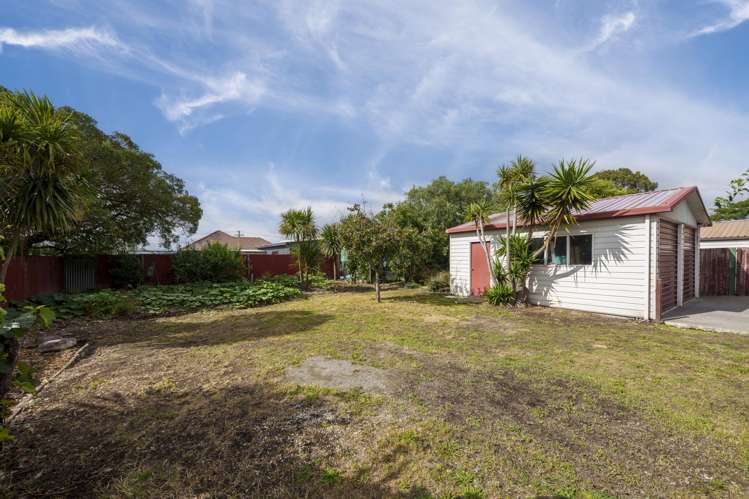 22 Sandown Crescent Aranui_16