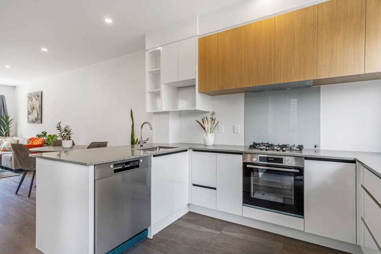 43c Fitzherbert Avenue West Harbour_14