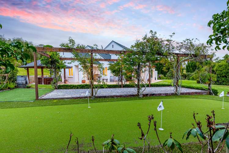 47 Lloyd Road Riverhead_21