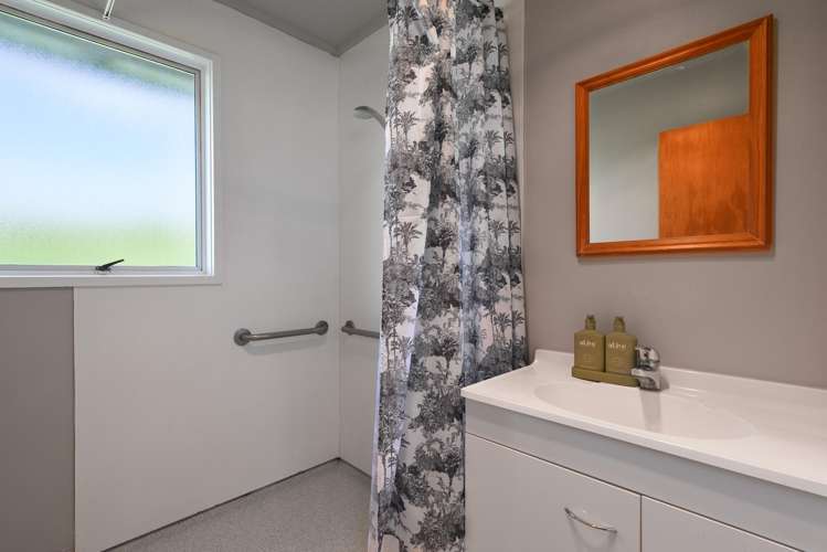 1 Bay Grove Pukehangi_12