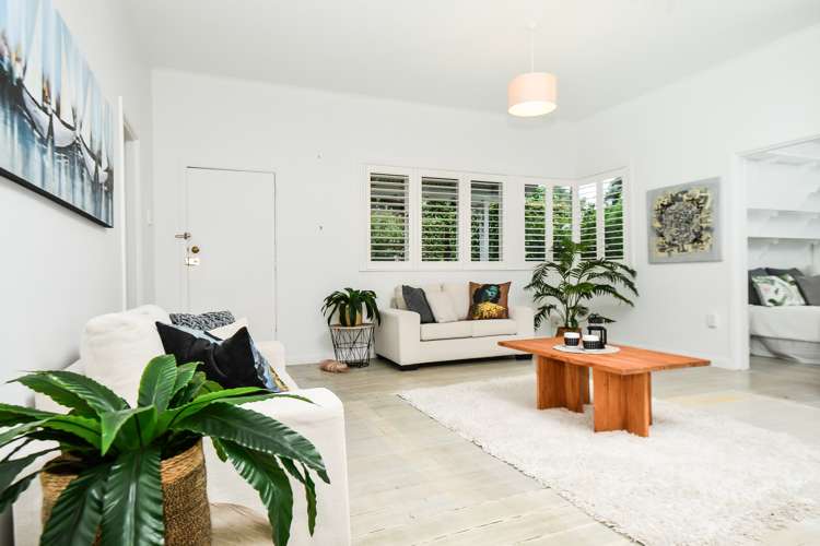 724 River Road Chartwell_9