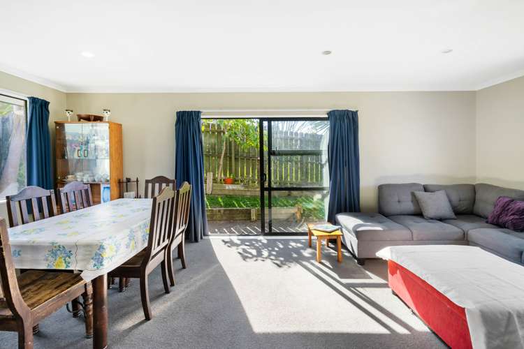 45 Robert Ross Place Clendon Park_3