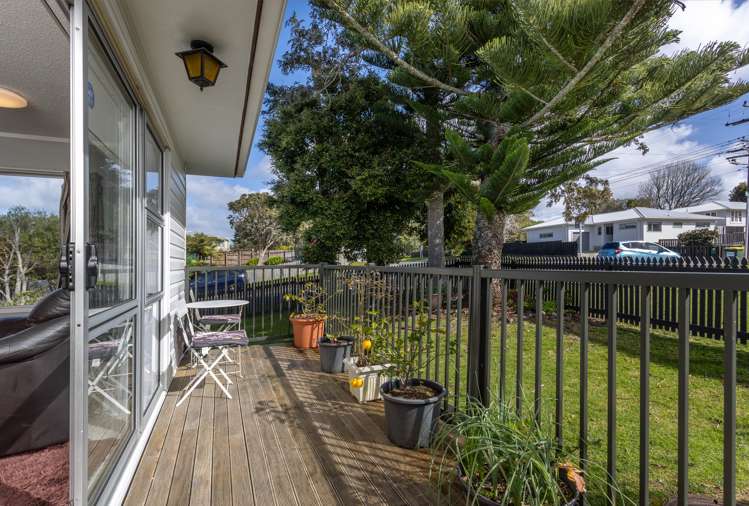 45 Roberts Road Te Atatu South_3