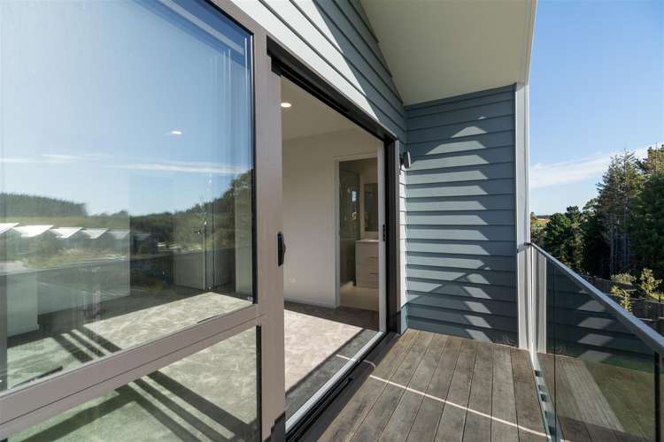8 Paparahi Place Wainui_13