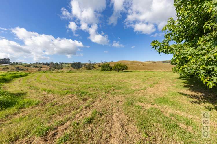 76 Awaroa Road Helensville_37