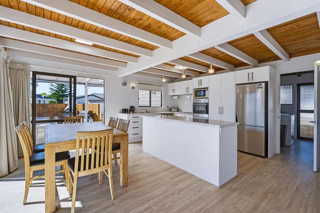 10 Blucher Reef Pauanui_3