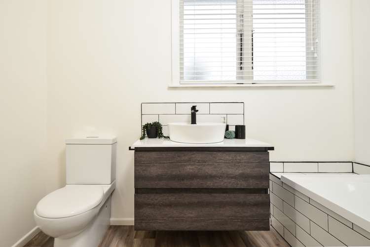 5 Morrison Crescent Glenview_20