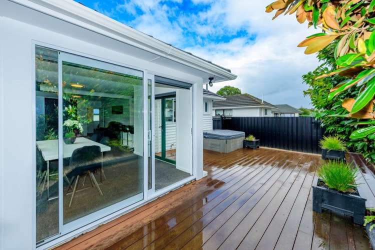 1/32 Downing Street Hoon Hay_11