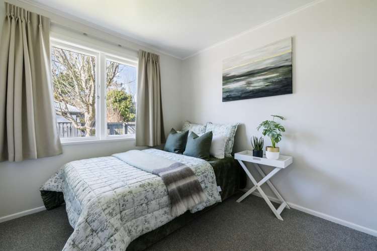 60 Southsea Crescent Silverdale_14