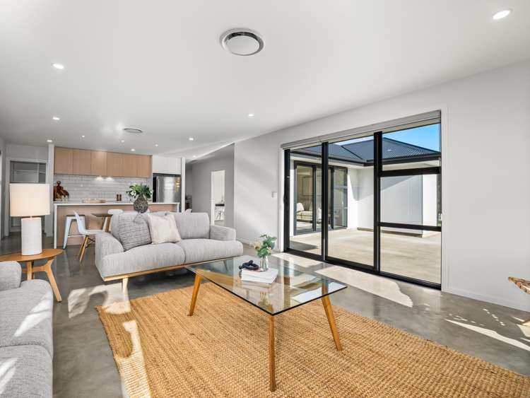 18 Lewis Crescent_5