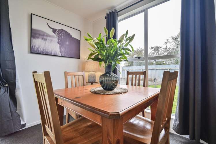 8b Walton Way Flaxmere_5