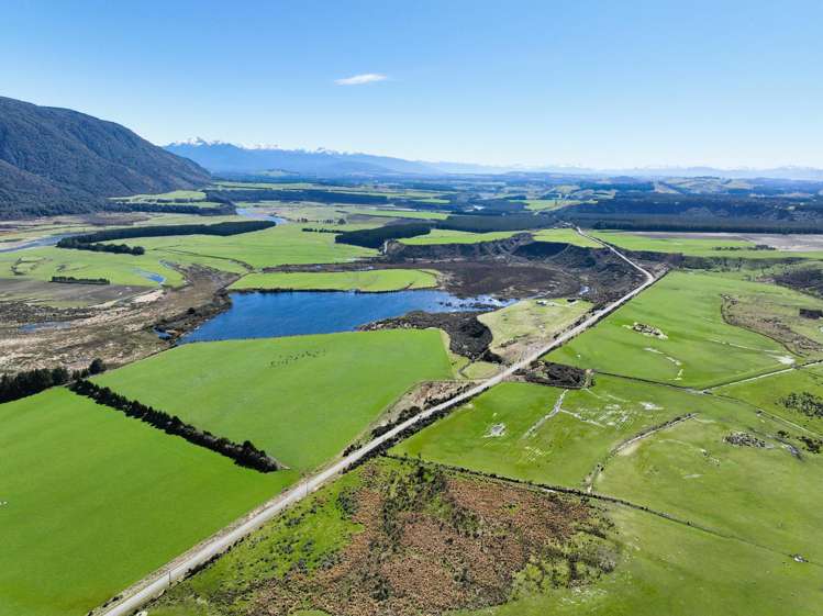 2211 Blackmount Redcliff Road Whare Creek_8